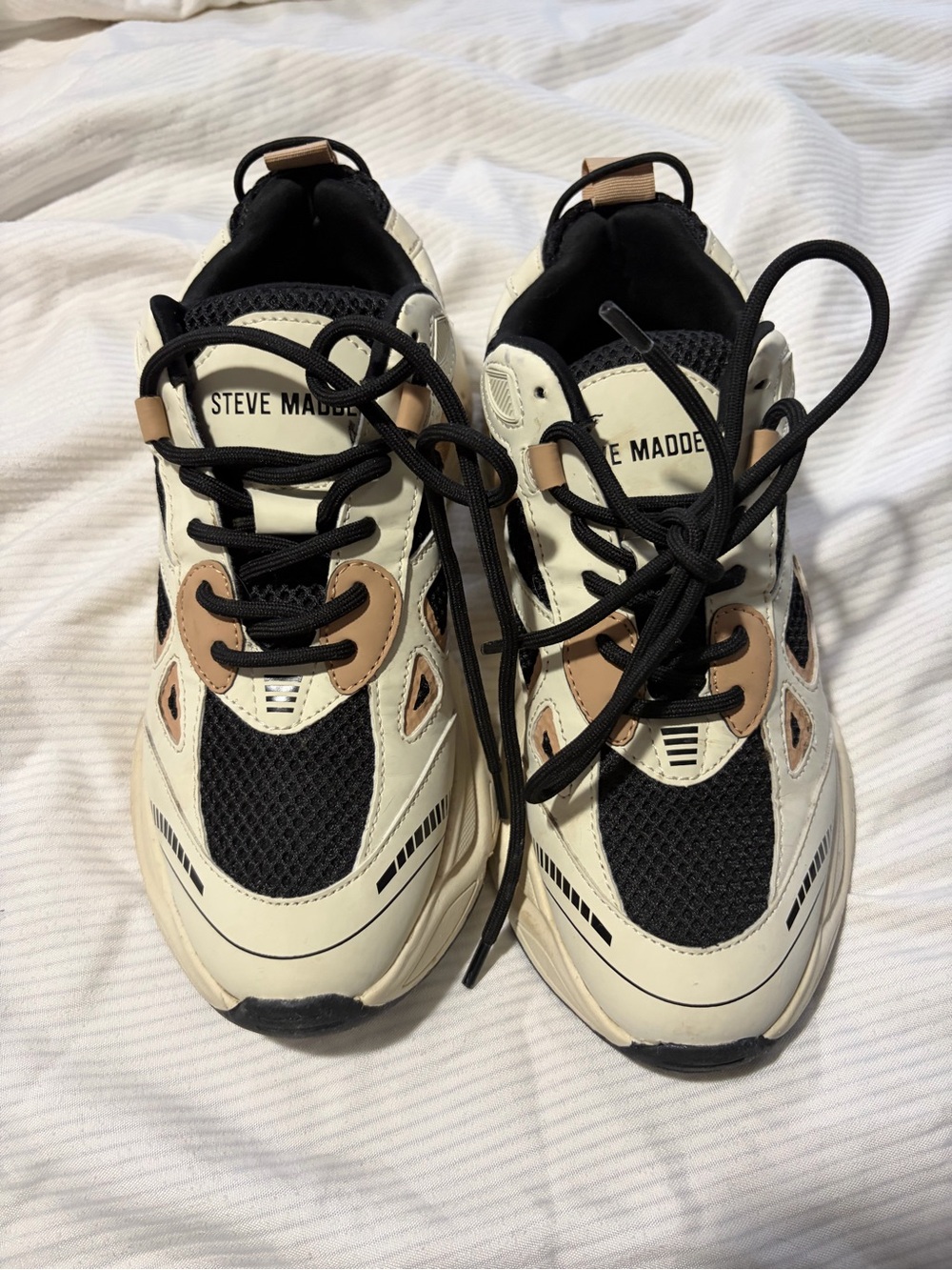 Steve Madden Cream Black & Tan Athletic Sneakers